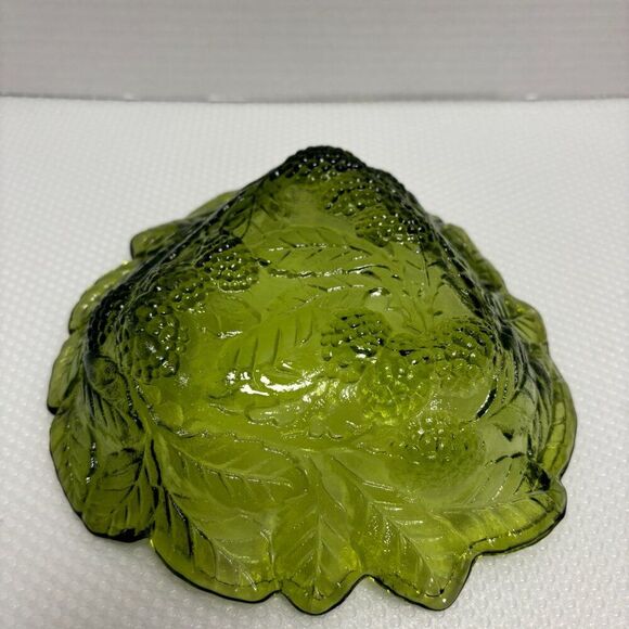 Indiana Glass Loganberry 606 Green Candy Bowl, Embossed Leaves and Berries - Picture 4 of 4